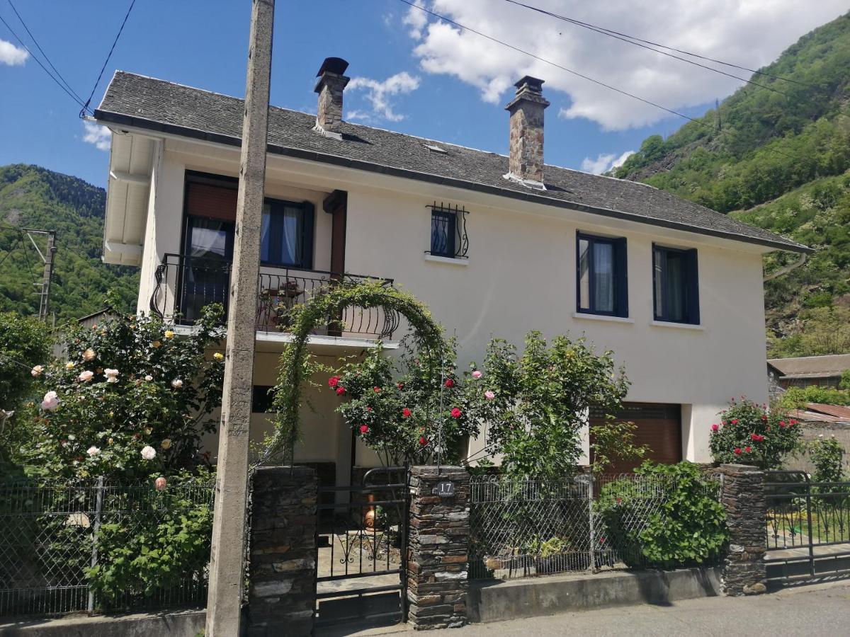 Les Rosiers Bed & Breakfast Bagnères-de-Luchon Exterior foto