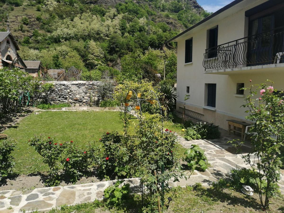 Les Rosiers Bed & Breakfast Bagnères-de-Luchon Exterior foto